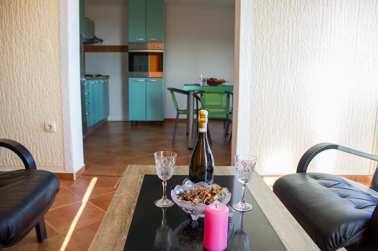 Apartments Lux Seaview Bar Bagian luar foto
