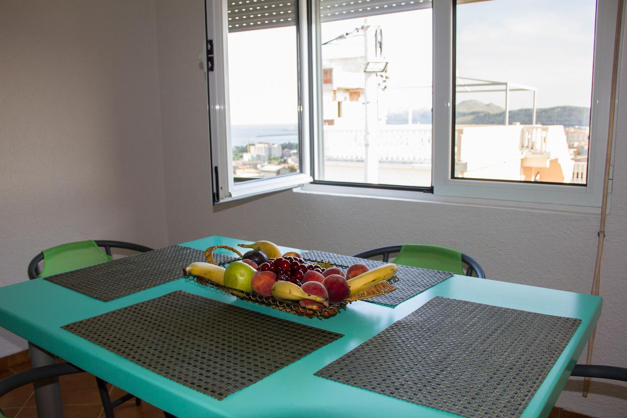 Apartments Lux Seaview Bar Bagian luar foto
