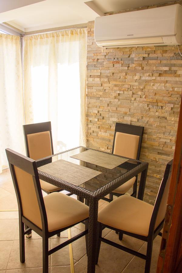 Apartments Lux Seaview Bar Bagian luar foto